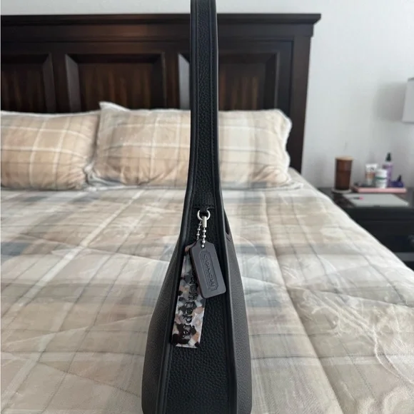 Coachtopia large black ergo shoulder bag - Picture 2 of 9